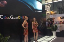 CoolGlass ONE智能眼镜和英特尔“蜘蛛服”