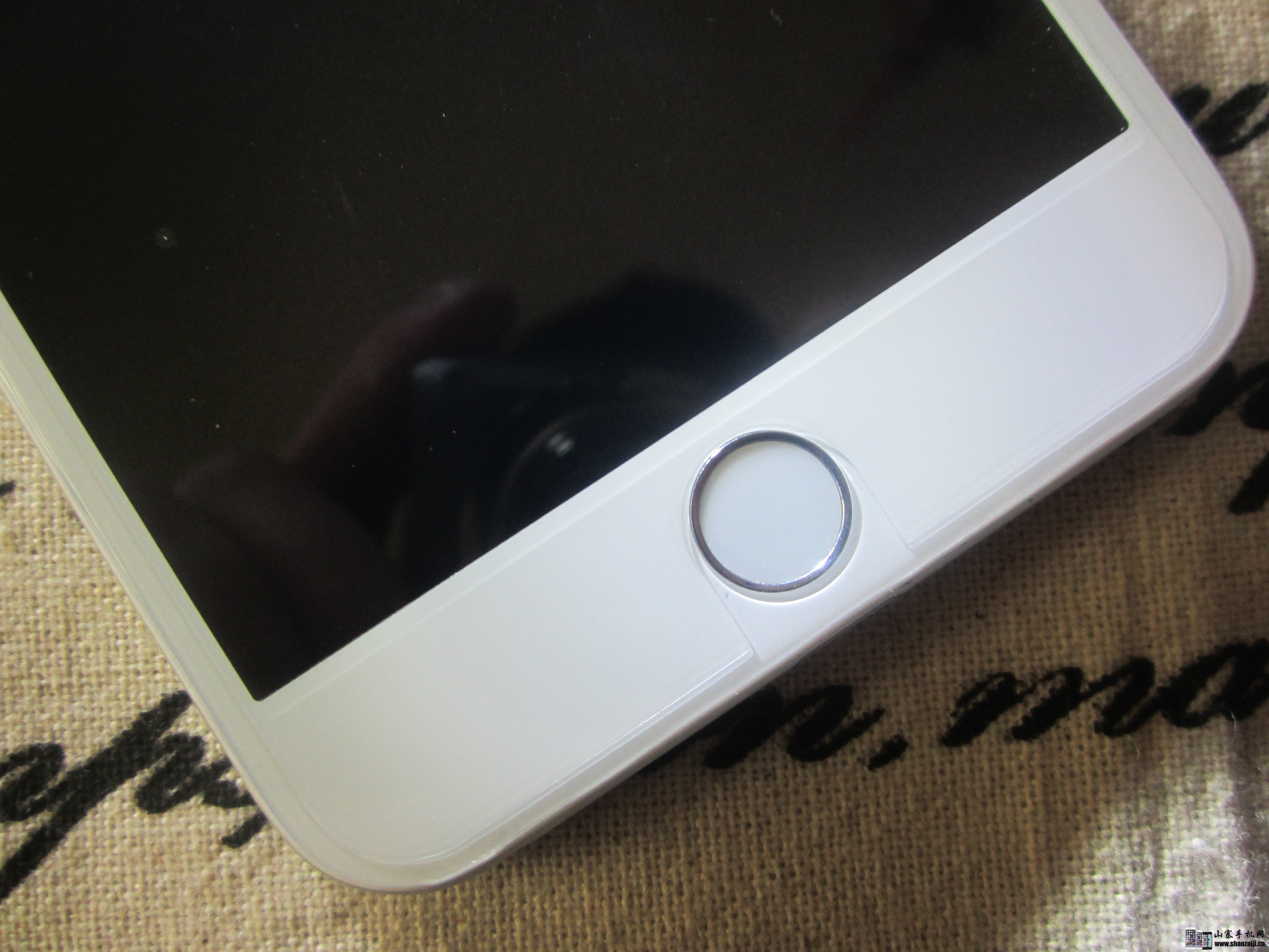 一比一雷峰plus，居然有和苹果一样的按压式指纹，乔布斯惊呆了