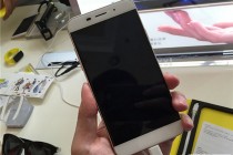 4.9mm超薄ivvi新机发布：超像iPhone 6只卖1999元！